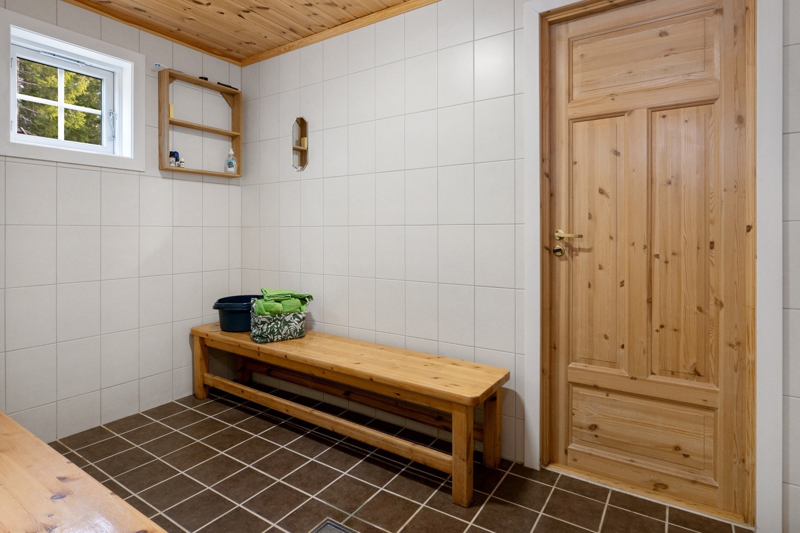 Fra entrèen går du rett frem for å komme til sanitærrommet. Galleribilde