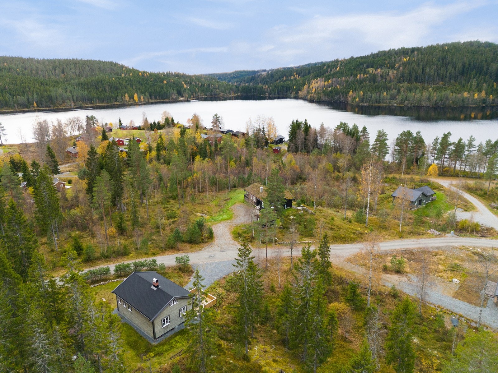 Fra eiendommen er det kort vei ned til Granerudsjøen. Galleribilde
