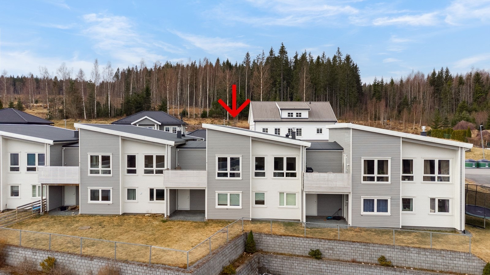 Eneboliger i kjede med flott beliggenhet nær skog og mark! Galleribilde
