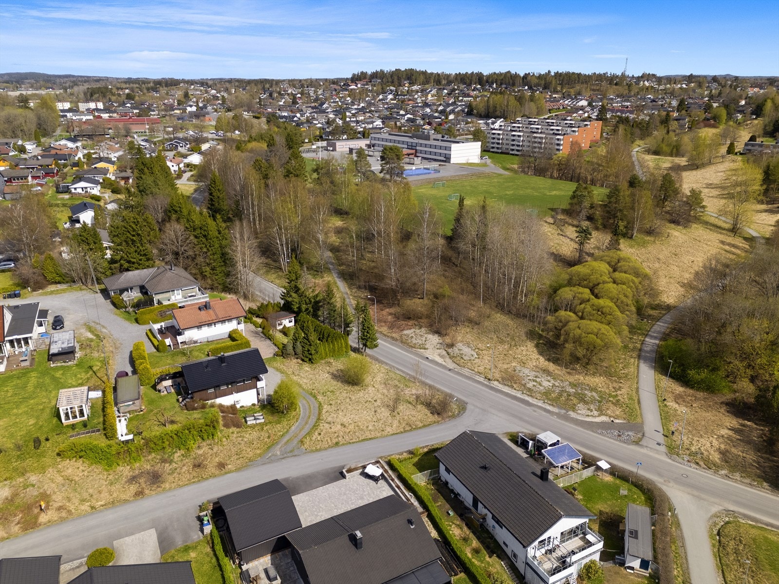 Kort gangavstand til skoler, barnehager og dagligvarebutikker Galleribilde