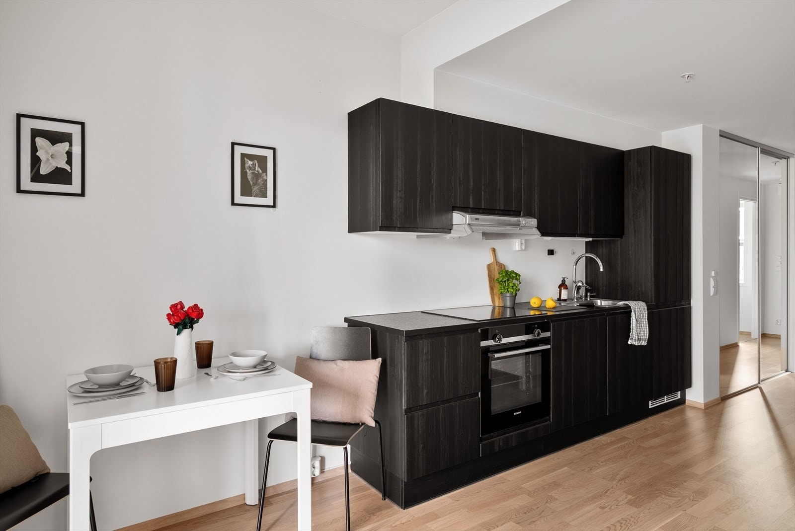 Leiligheten har et moderne kjøkken som har fått TG1 av takstmann. Galleribilde