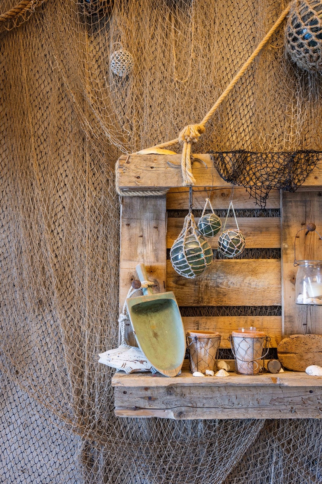 Maritime detaljer er gjennomgående og utført med stil og god smak. Galleribilde