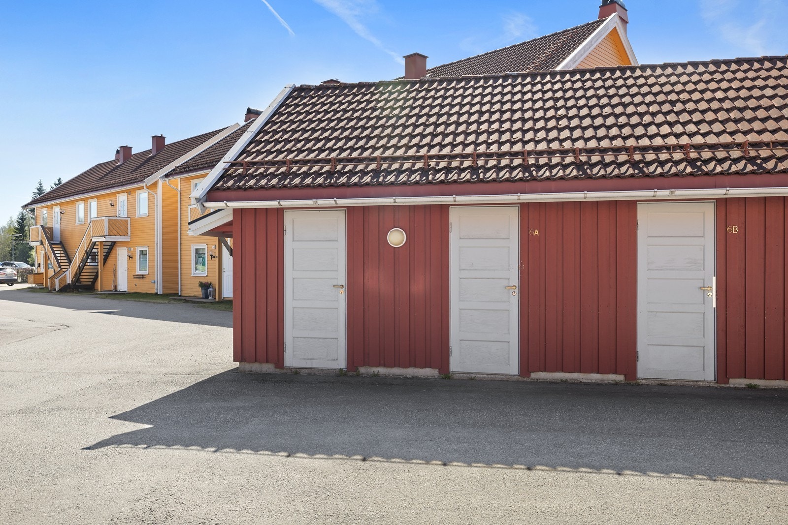 Leiligheten disponerer en utebod på cirka 5 m² for ekstra lagring. Galleribilde