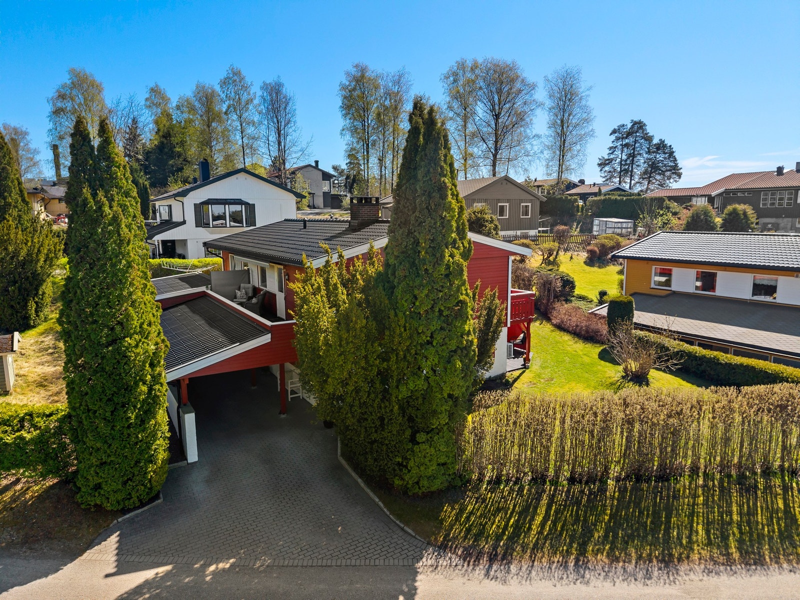 Kort vei til skoler, barnehager, dagligvare og Askim sentrum med et bredt servicetilbud. Galleribilde