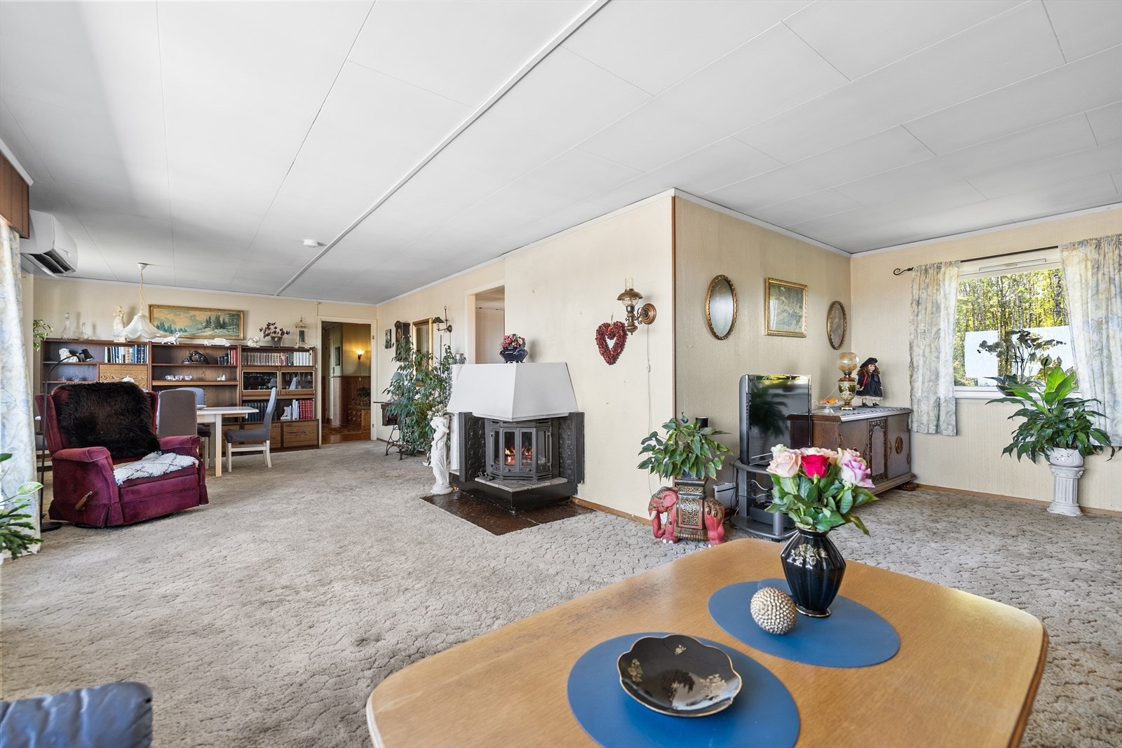 Innvendig byr boligen på en god og lettstelt planløsning over én hovedflate. Galleribilde
