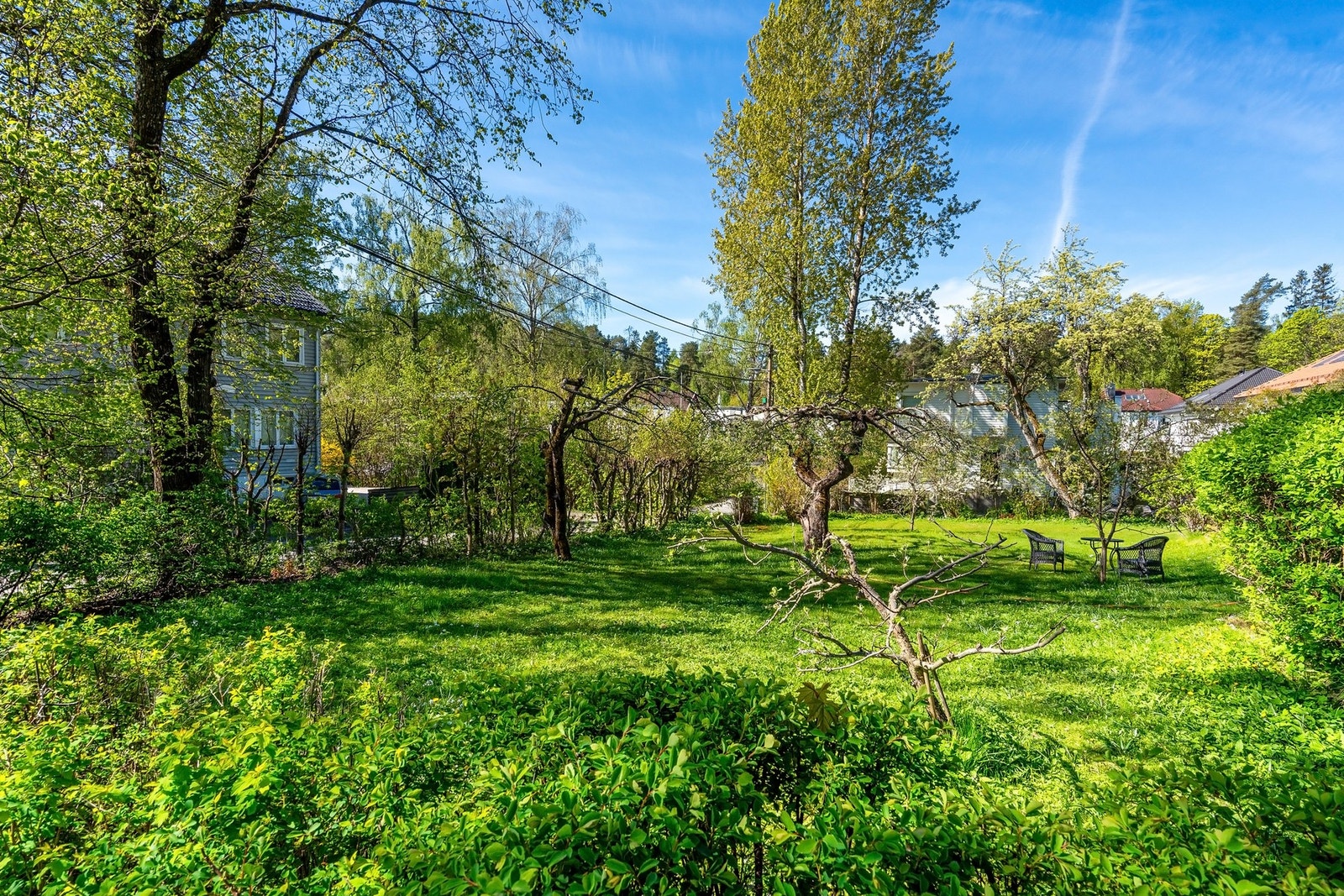 Huset omkranses av gode utearealer. Galleribilde