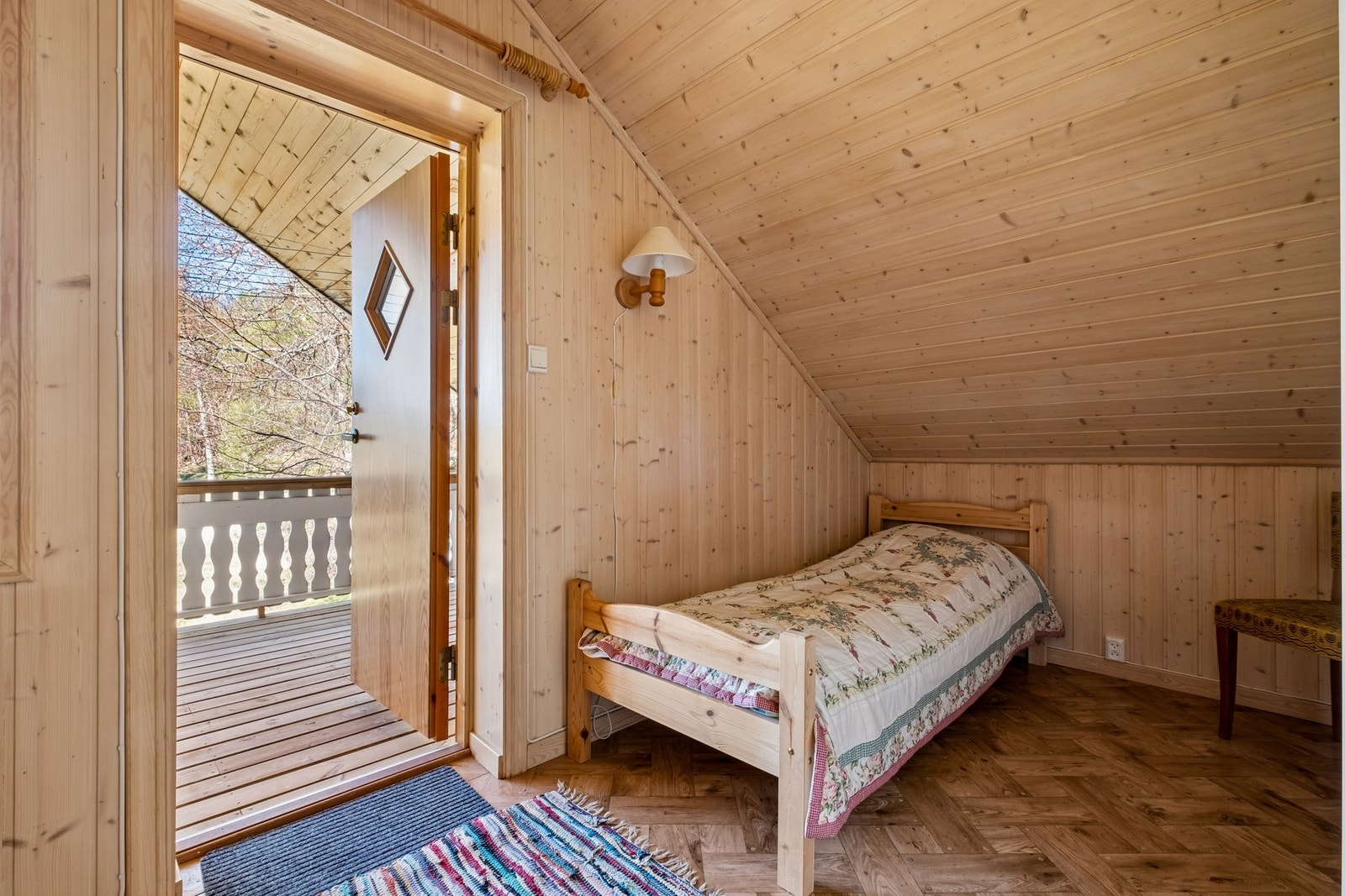 Soverom med utgang til veranda. Galleribilde