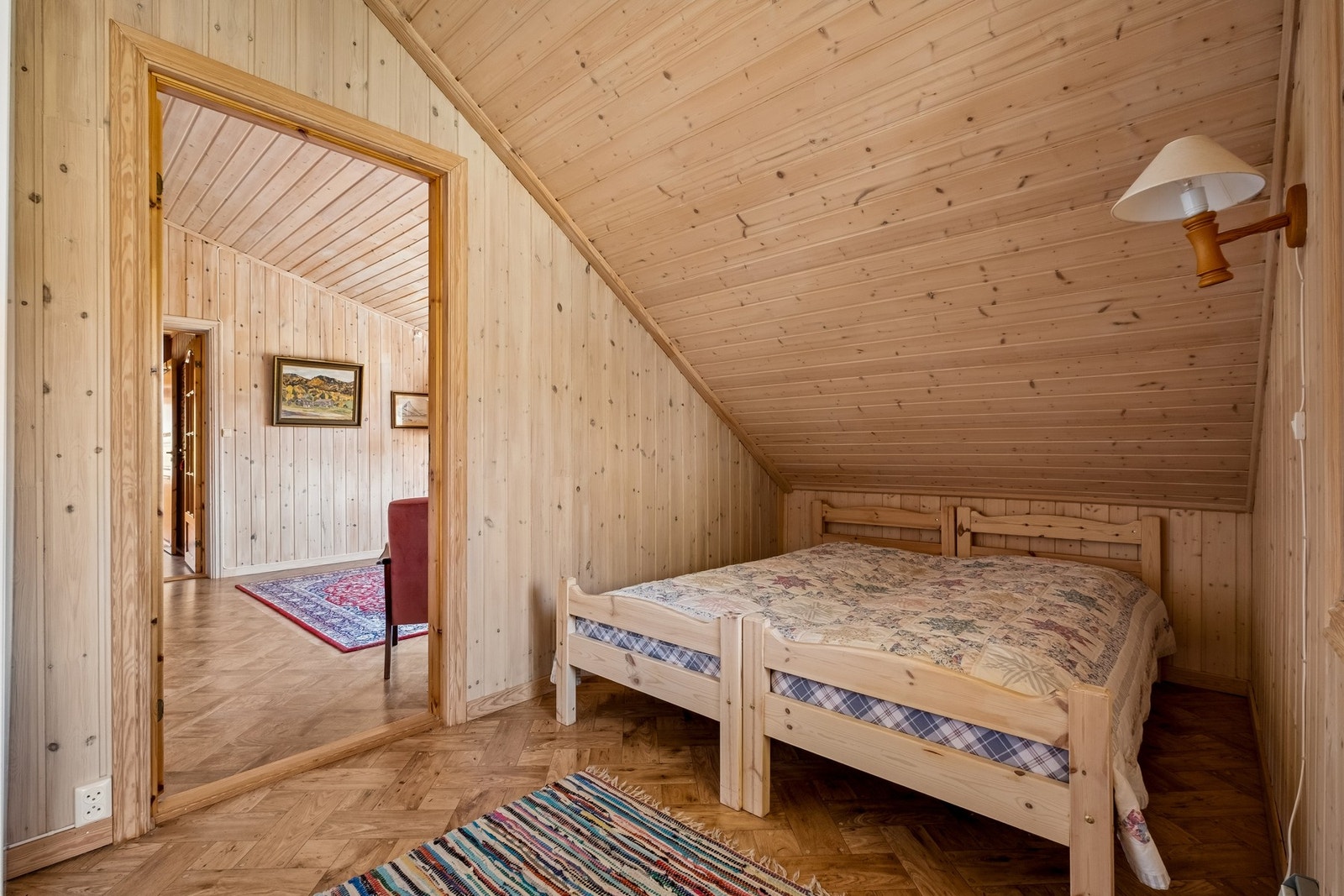 Soverom på loft. Galleribilde