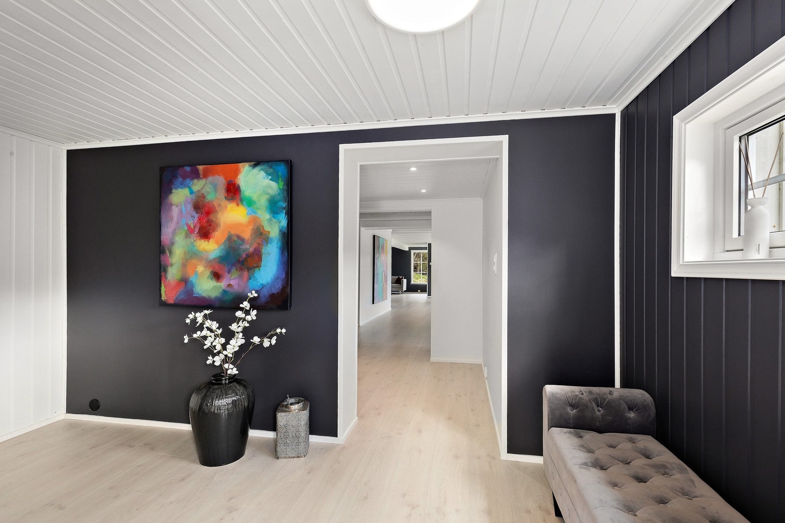 Romslig hall og ønske gjester velkommen Galleribilde