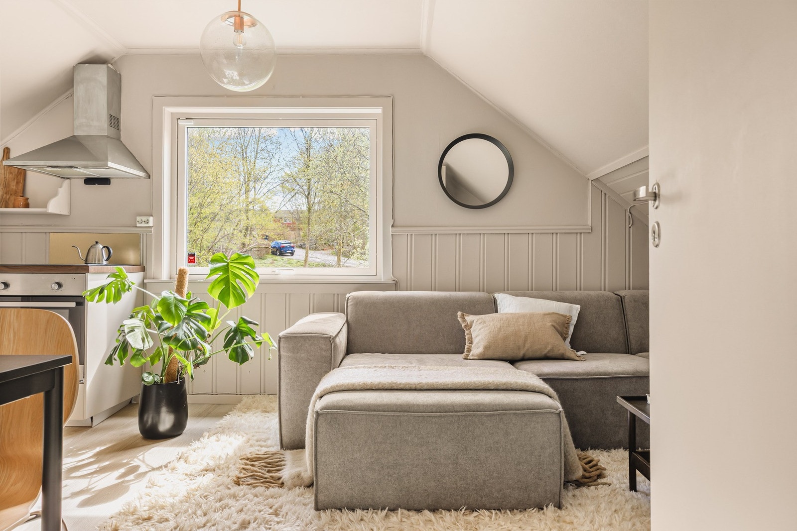 Dette er en lys og fin leilighet med et sjarmerende preg og en praktisk planløsning! Galleribilde