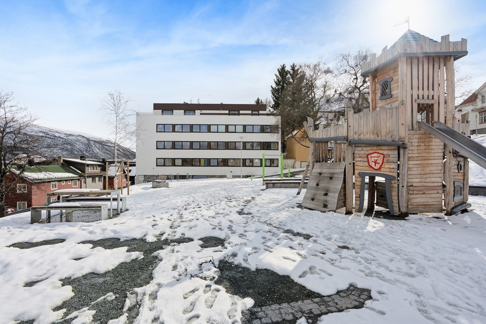Parkgata 14 og Kongeparken i Tromsø sentrum (Bilde fra 28.april 2026) Galleribilde