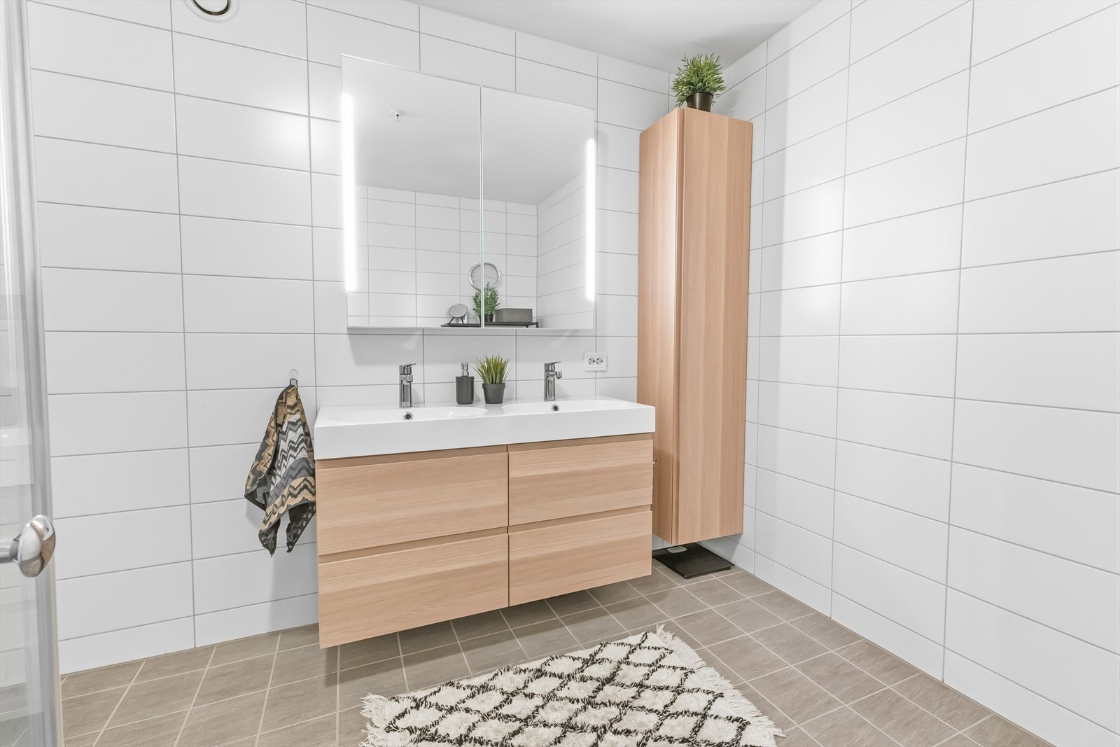 Pent flislagt bad/wc. Galleribilde