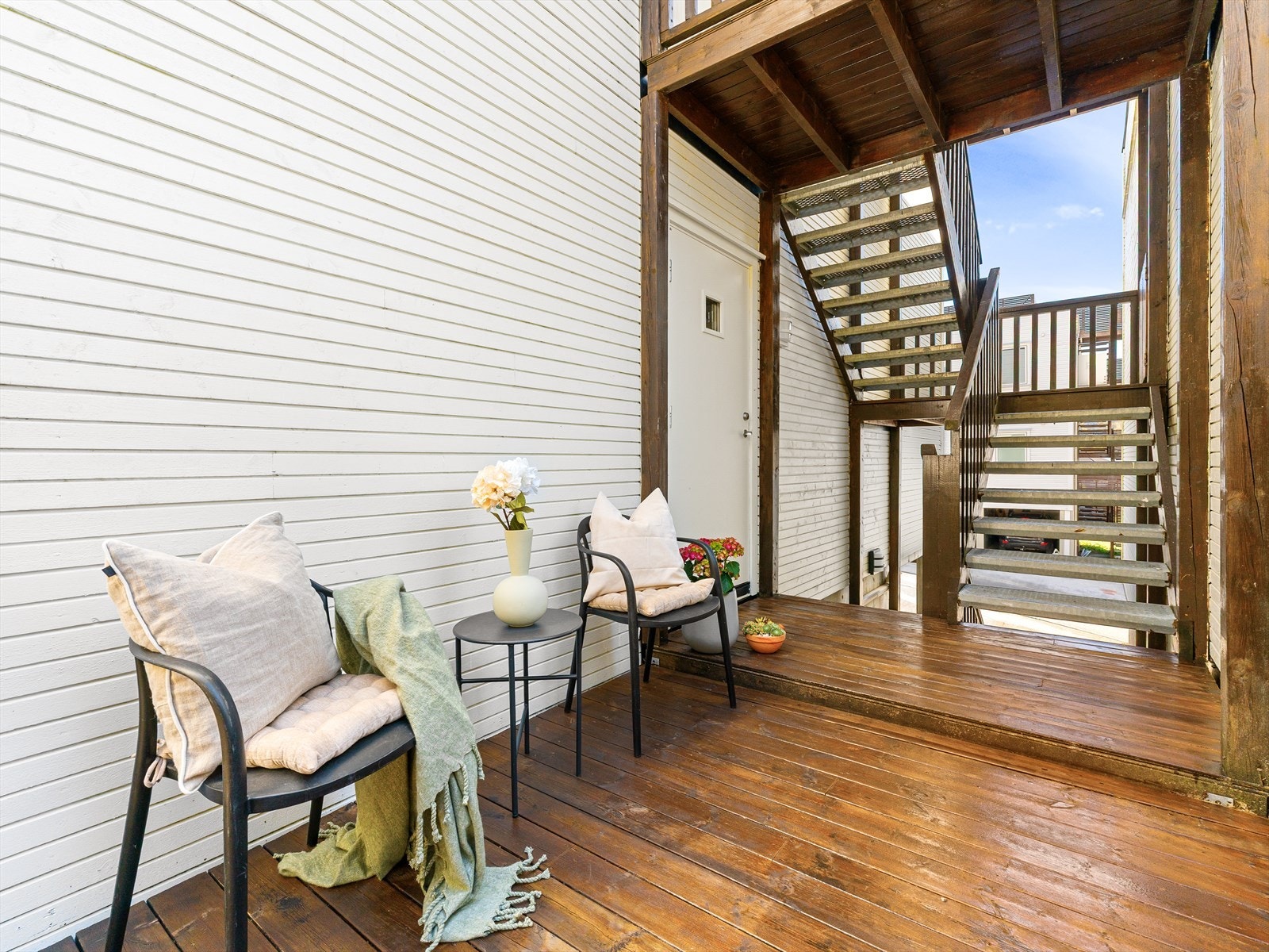 Privat terrasse ved inngangspartiet. Galleribilde