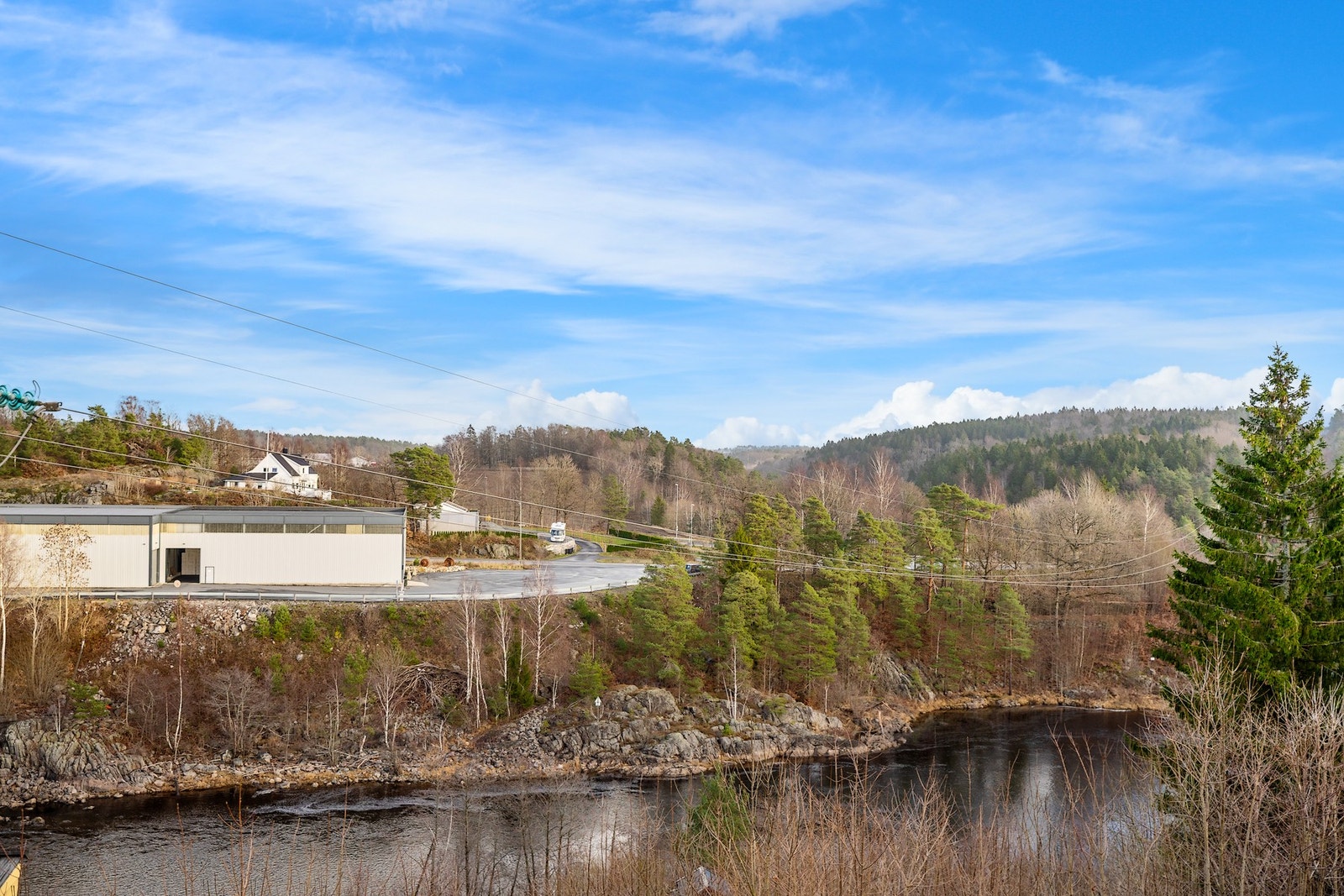 Noe utsikt til Nidelva fra tomten Galleribilde