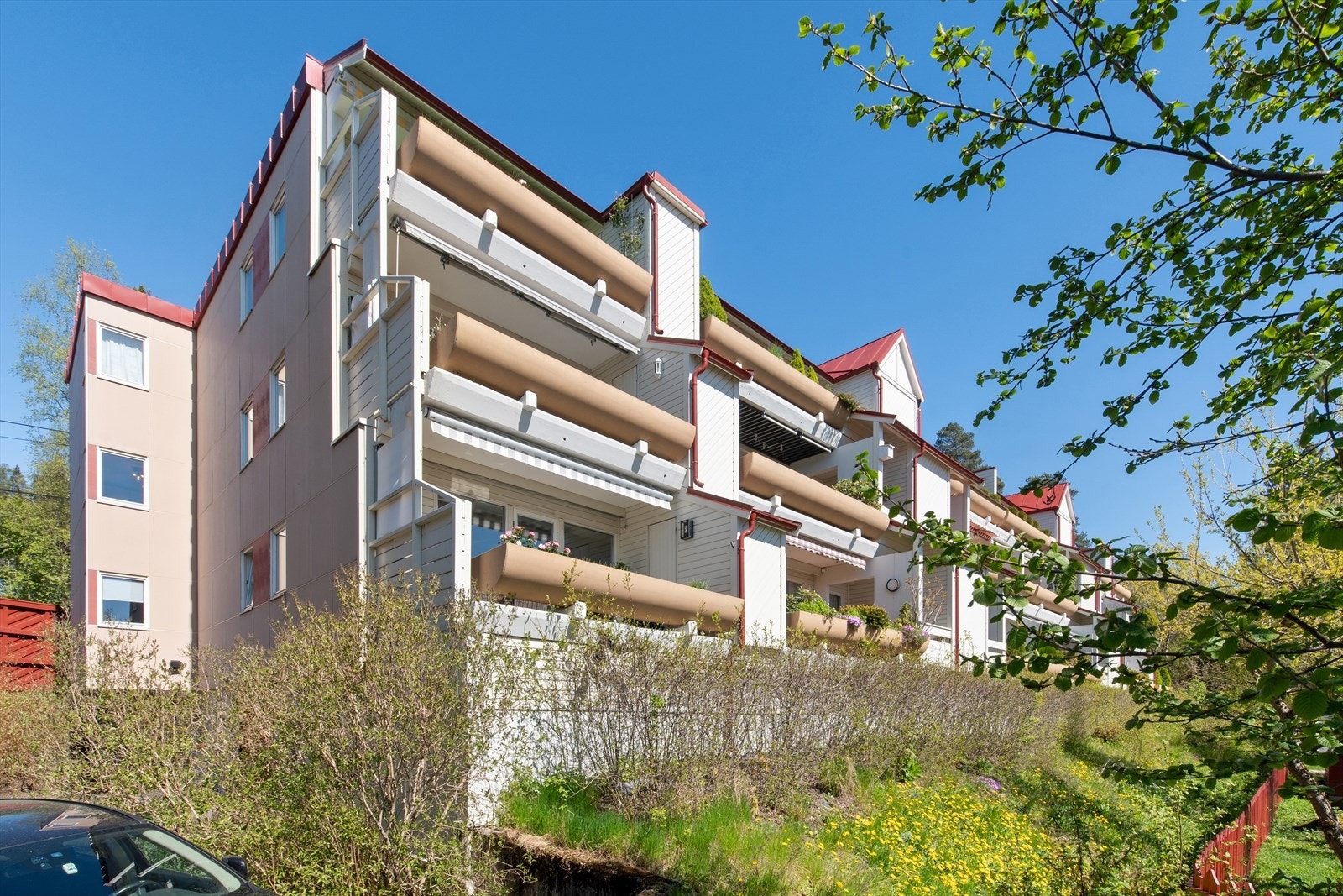 Leiligheten disponerer én kjellerbod på ca. 3 m², og varmtvann er inkludert i felleskostnadene. Galleribilde