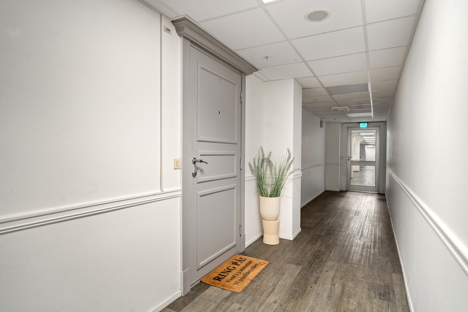 Felles gang med adkomst fra to hold Galleribilde