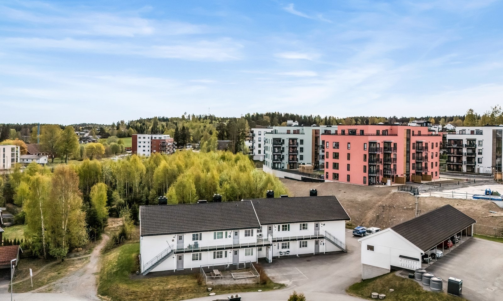 Fra Fransstuvegen er det kort vei til Eidsvoll Verk stasjon, skoler og dagligvarebutikker. Galleribilde