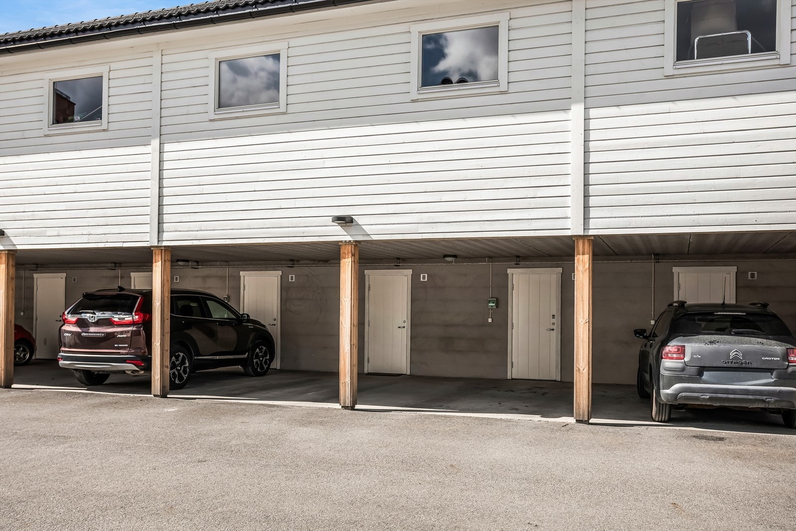 Det medfølger én fast parkeringsplass. Galleribilde