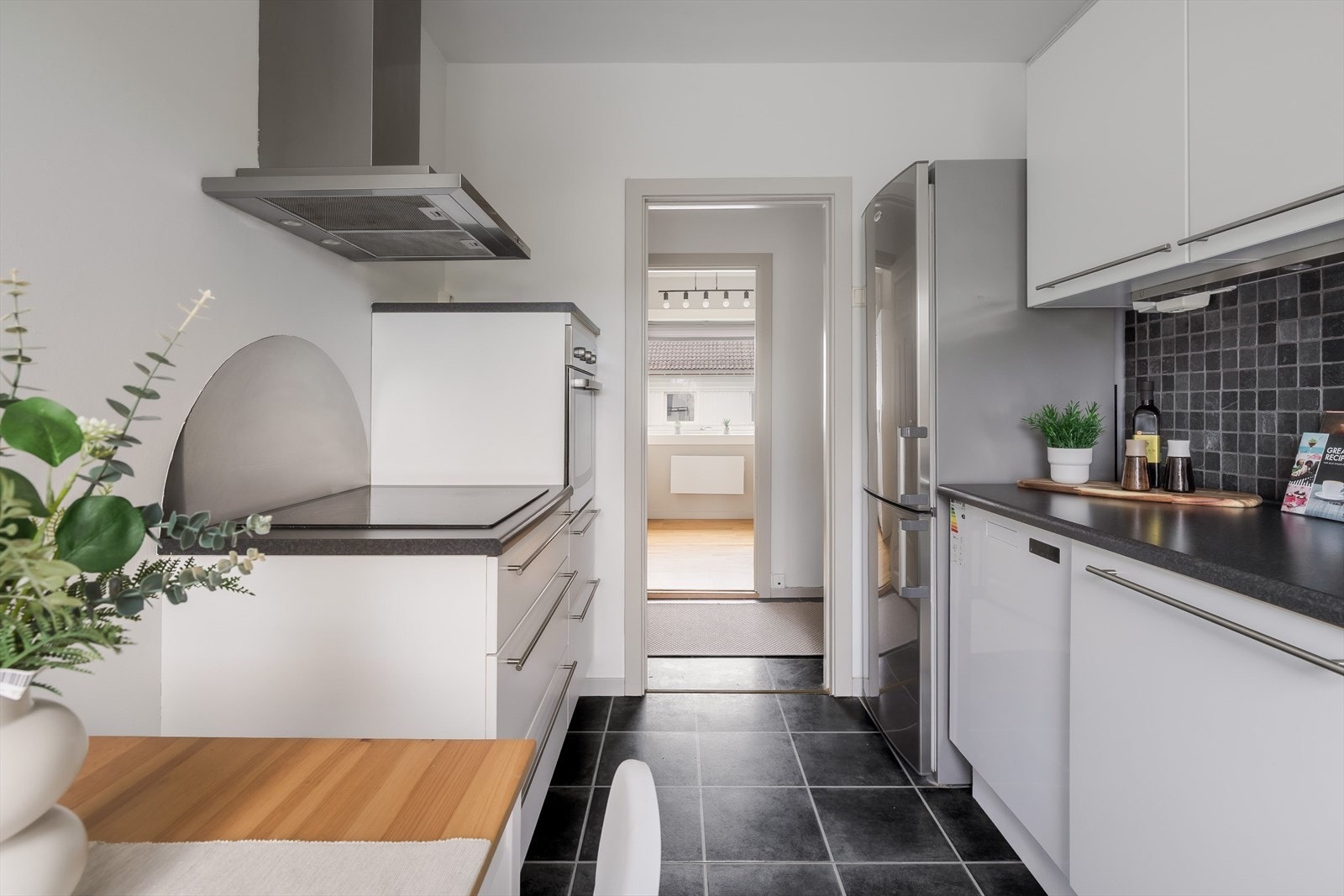 Kjøkkenet er fra danske Aubo, kjent for kvalitet og tidløse design. Galleribilde