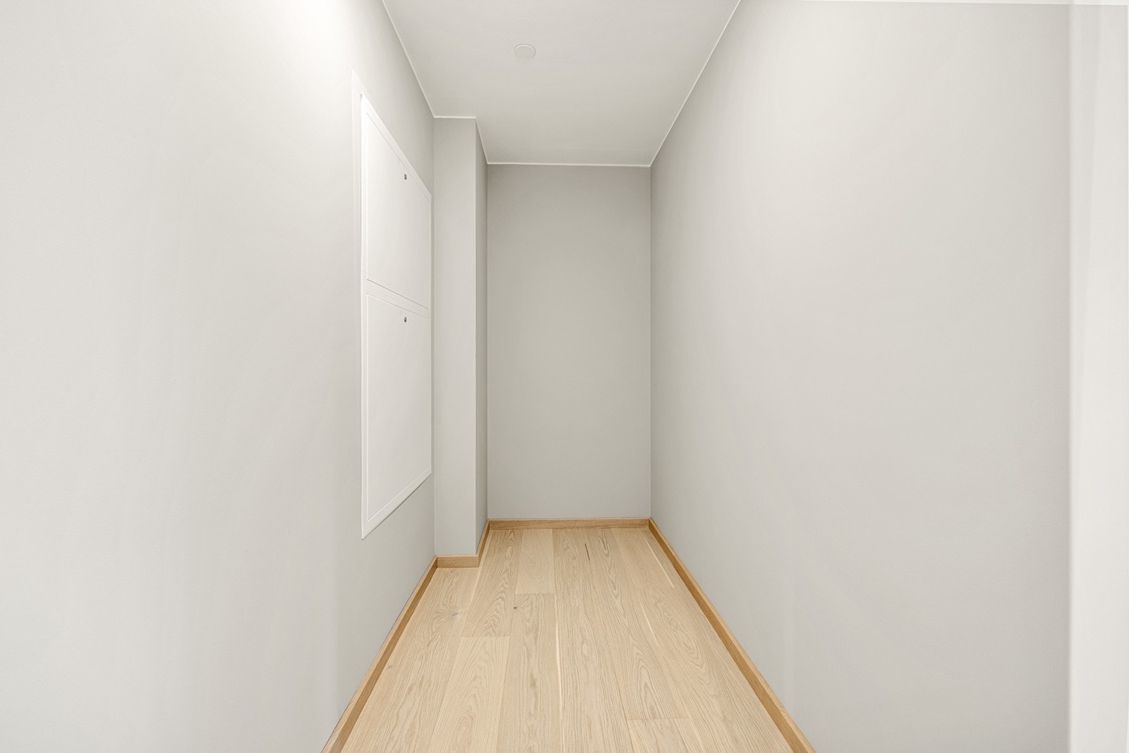 Leiligheten disponerer en bod i leiligheten samt en sportsbod på 5 m² i fellesanlegget for ekstra lagring. Galleribilde
