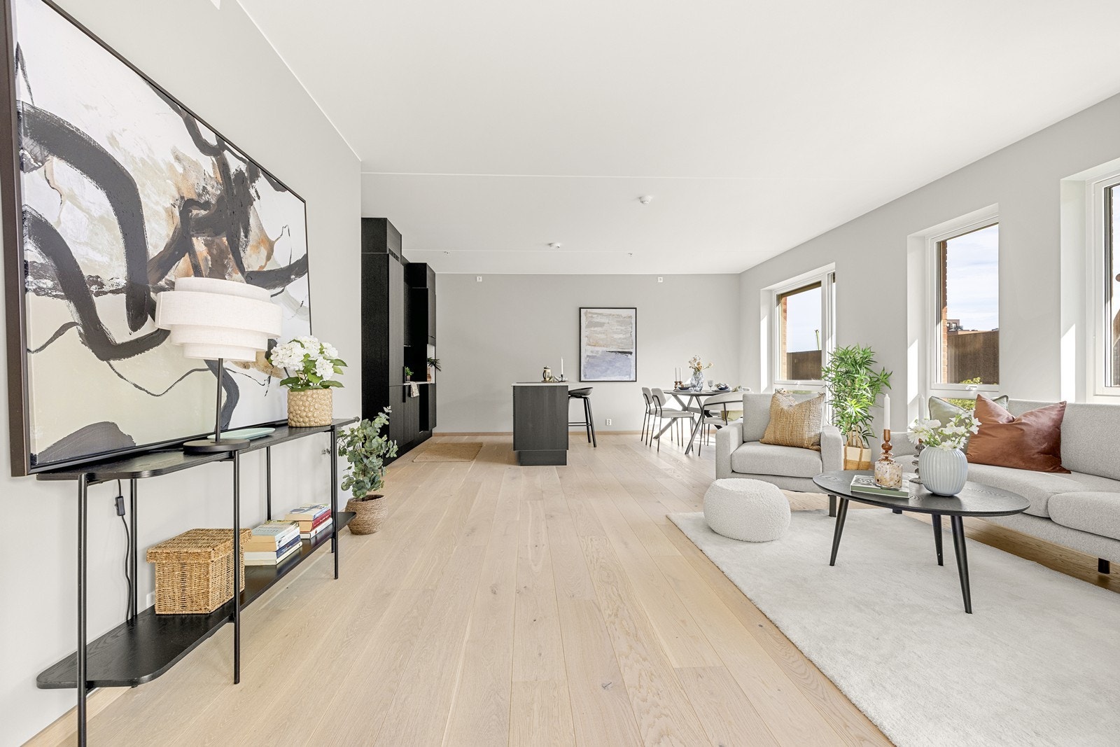 De store, åpne flatene gir mange møbleringsmuligheter for å skape ditt personlige hjem. Galleribilde
