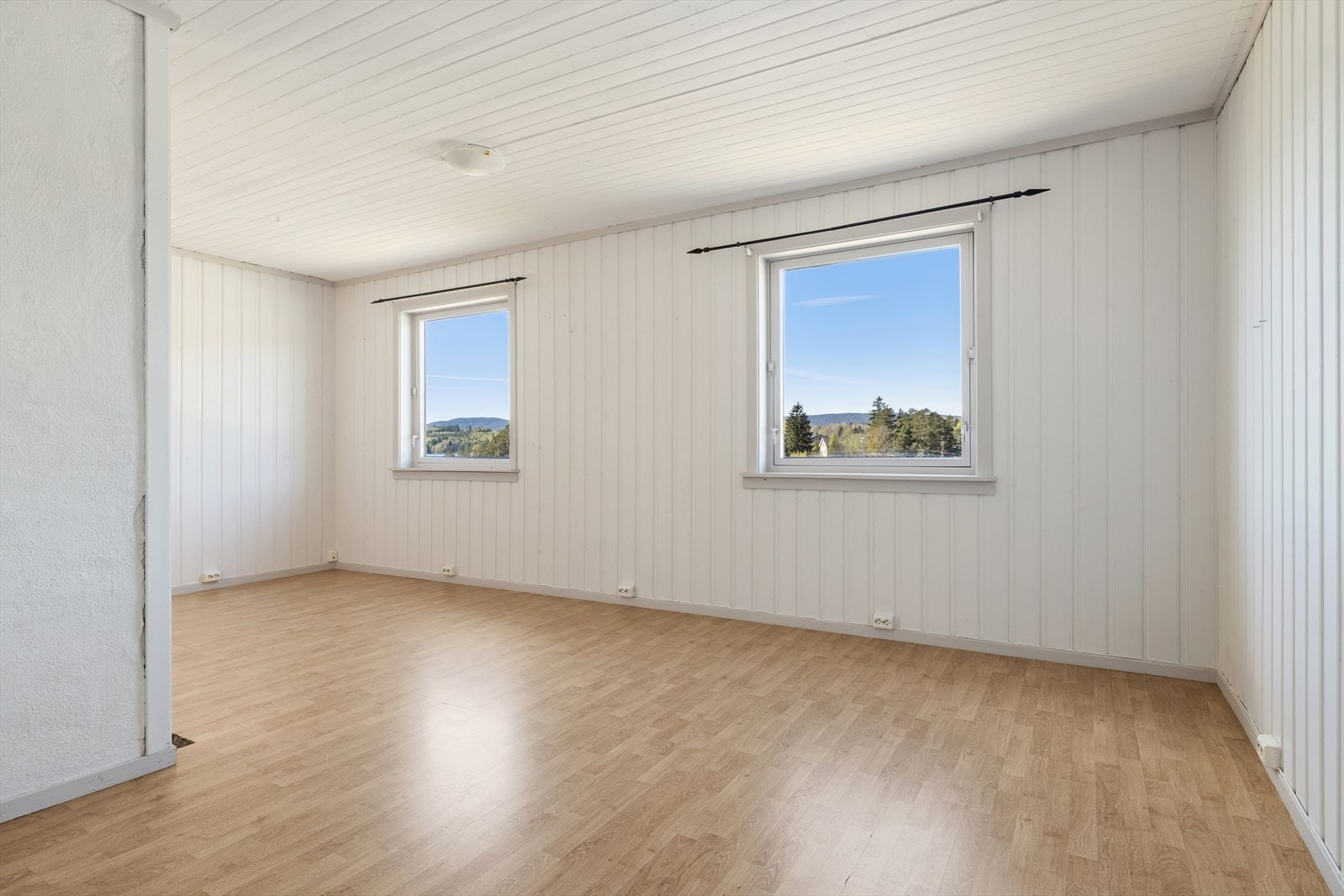 Stor stue med fin utsikt mot Nordsjø Galleribilde