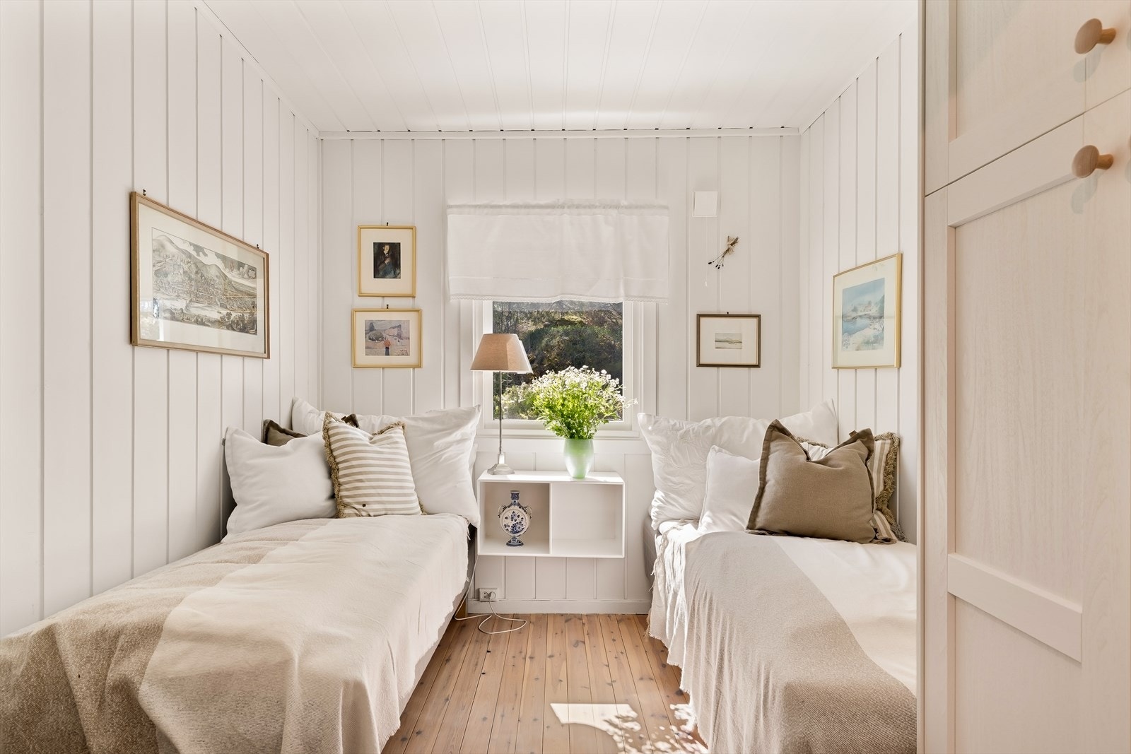Soverom med to sengeplasser, perfekt for barn eller overnattingsgjester. Galleribilde