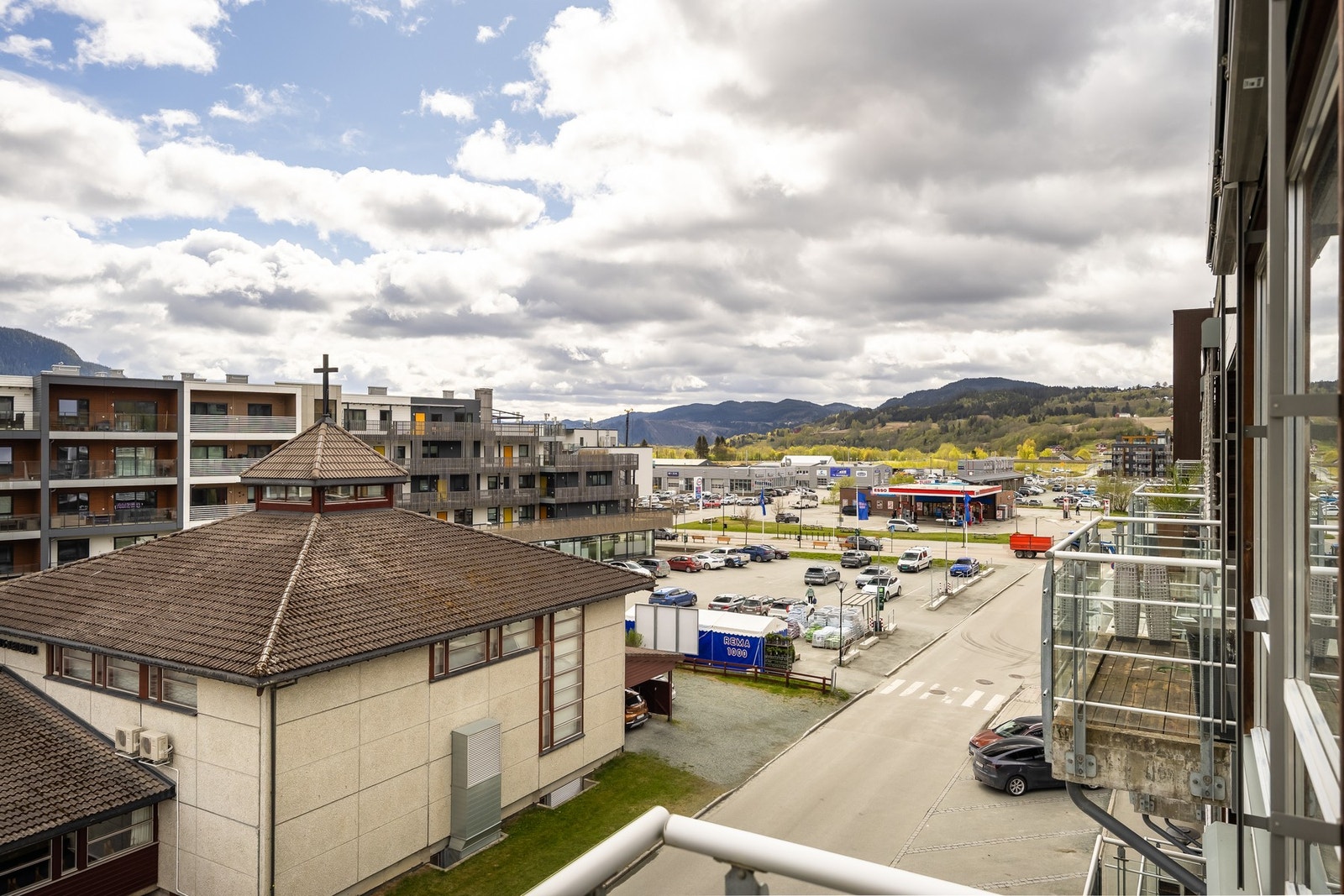 Godt skjermet for innsyn, men flott utsikt over Melhus sentrum Galleribilde