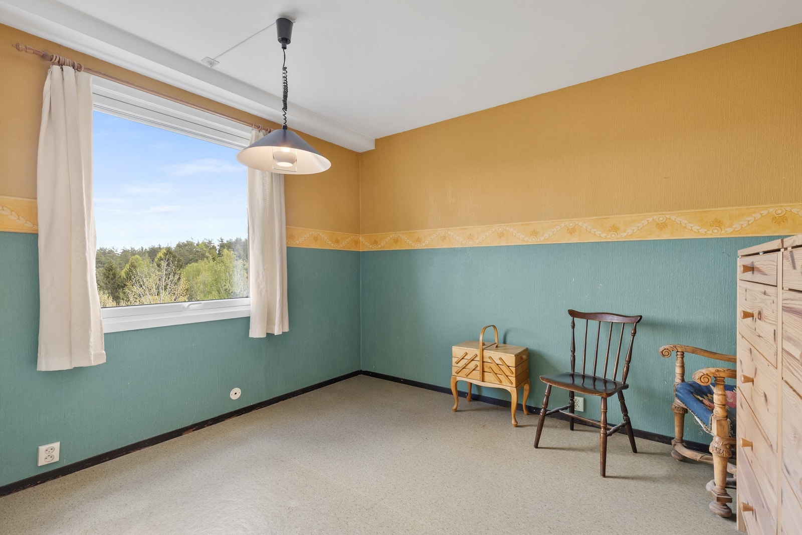 Det andre soverommet er romslig og vender mot et rolig område. Galleribilde