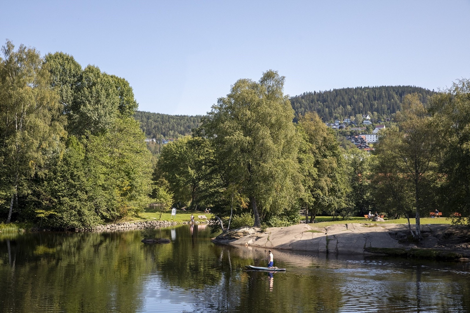 Brekkedammen - Stilla - Ligger rett i nærheten av sameiet og er en meget populær badeplass omkranset av store grøntområder Galleribilde