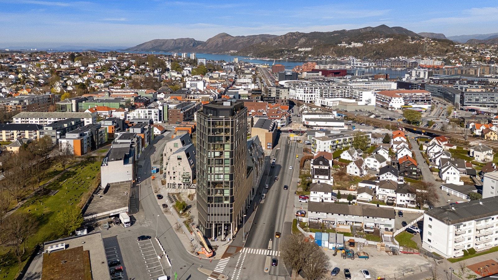 Leiligheten har en svært sentral beliggenhet i Sandnes sentrum, med gangavstand til butikker, kaféer, treningssentre og øvrige servicetilbud Galleribilde