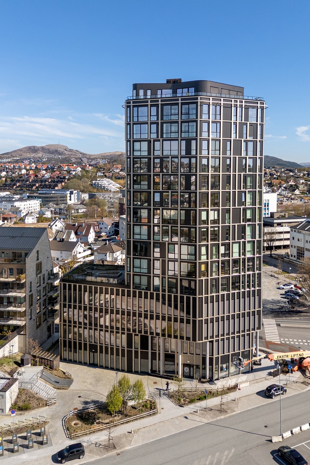Her bor du komfortabelt i 6. etasje, med heis og en rolig følelse litt over bylivet Galleribilde