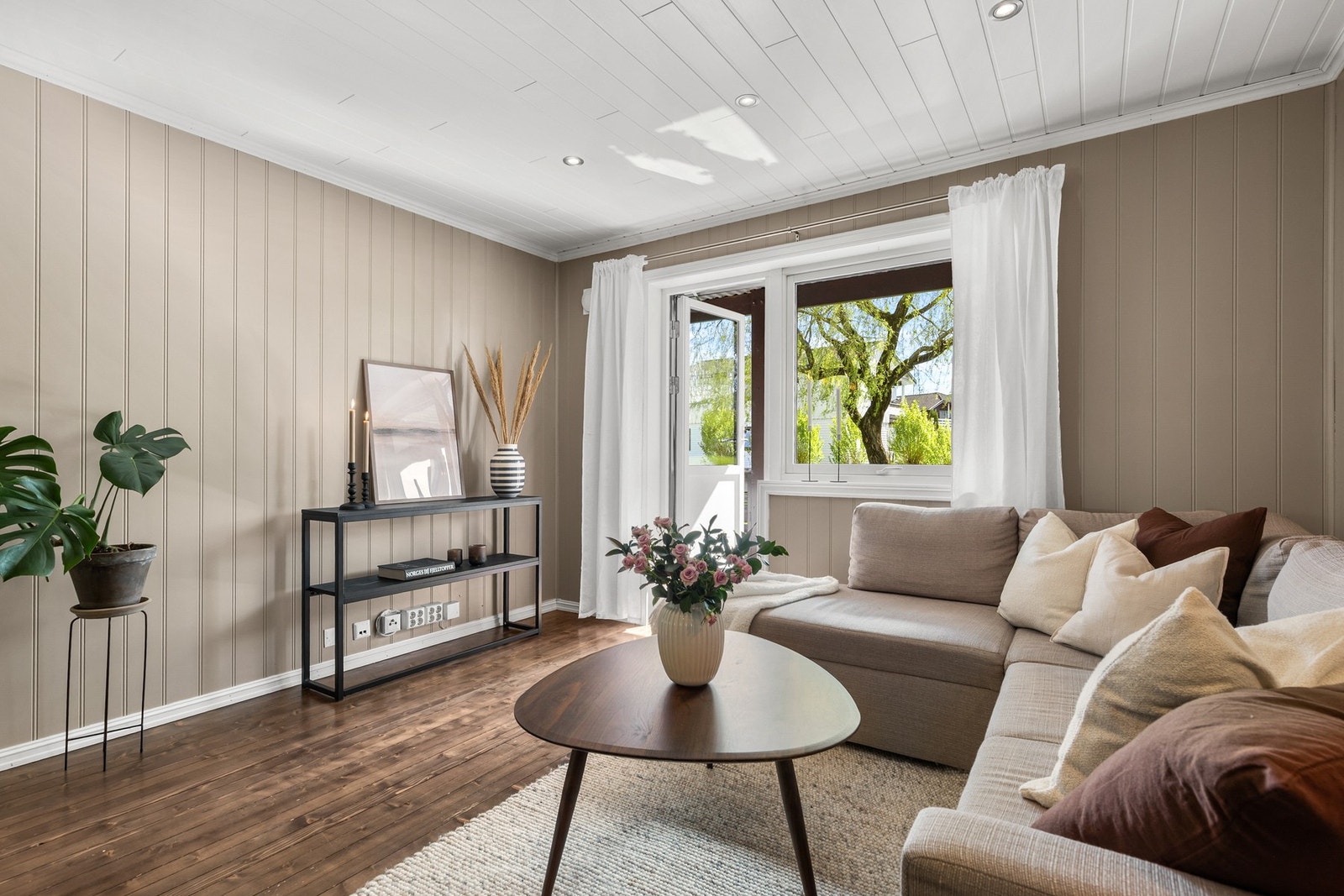 Downlights i himling sørger for god og jevn belysning Galleribilde