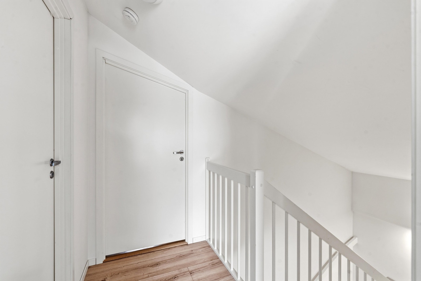 Trapperom 3 etasje. Dør foran er inn til innvendig bod. Galleribilde