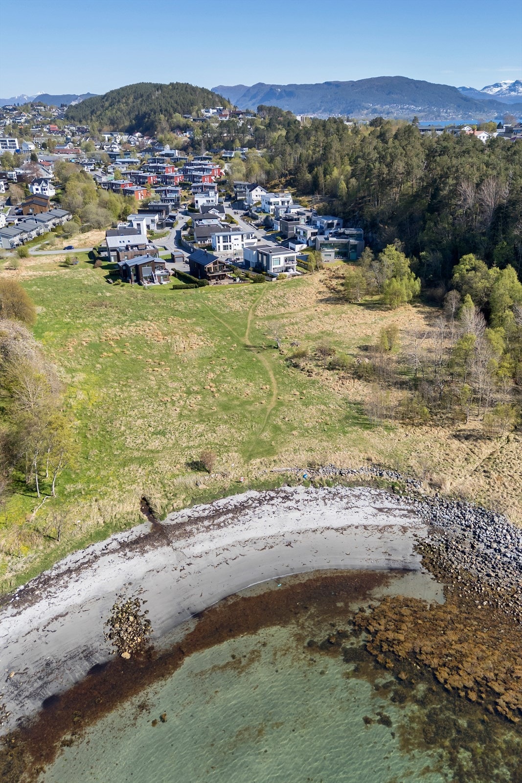 I området hvor boligen ligger er det primært eneboliger. Galleribilde