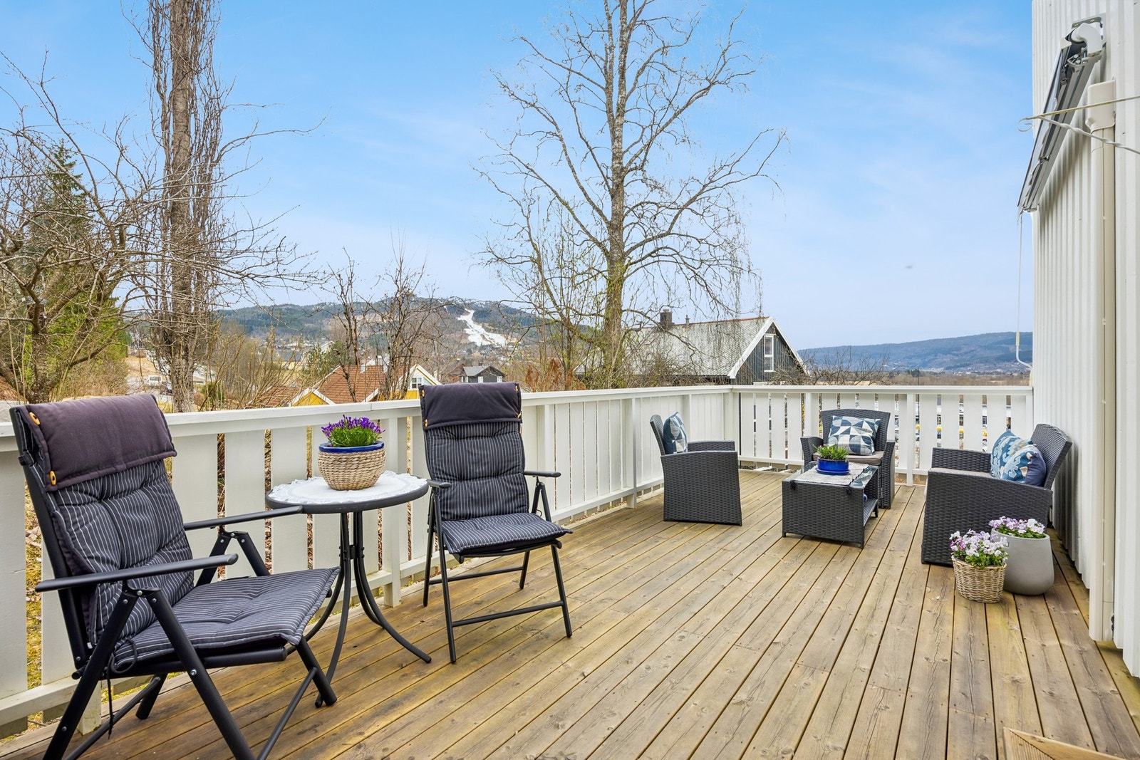 Terrasse med gode solforhold Galleribilde