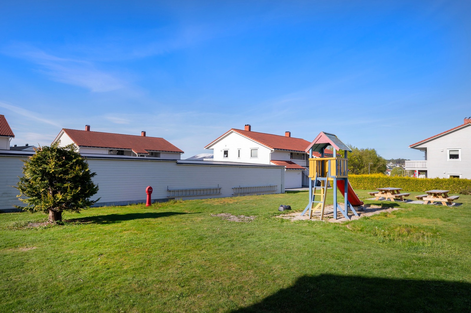 Koselig lekeplass på fellesområdet. Galleribilde