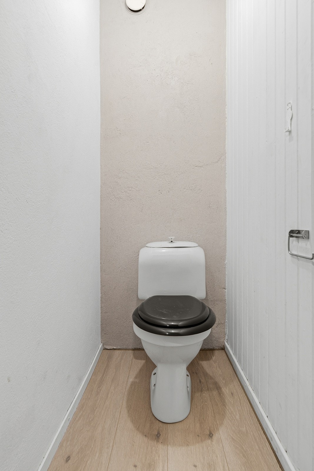 Toalett tilknyttet underetasje Galleribilde