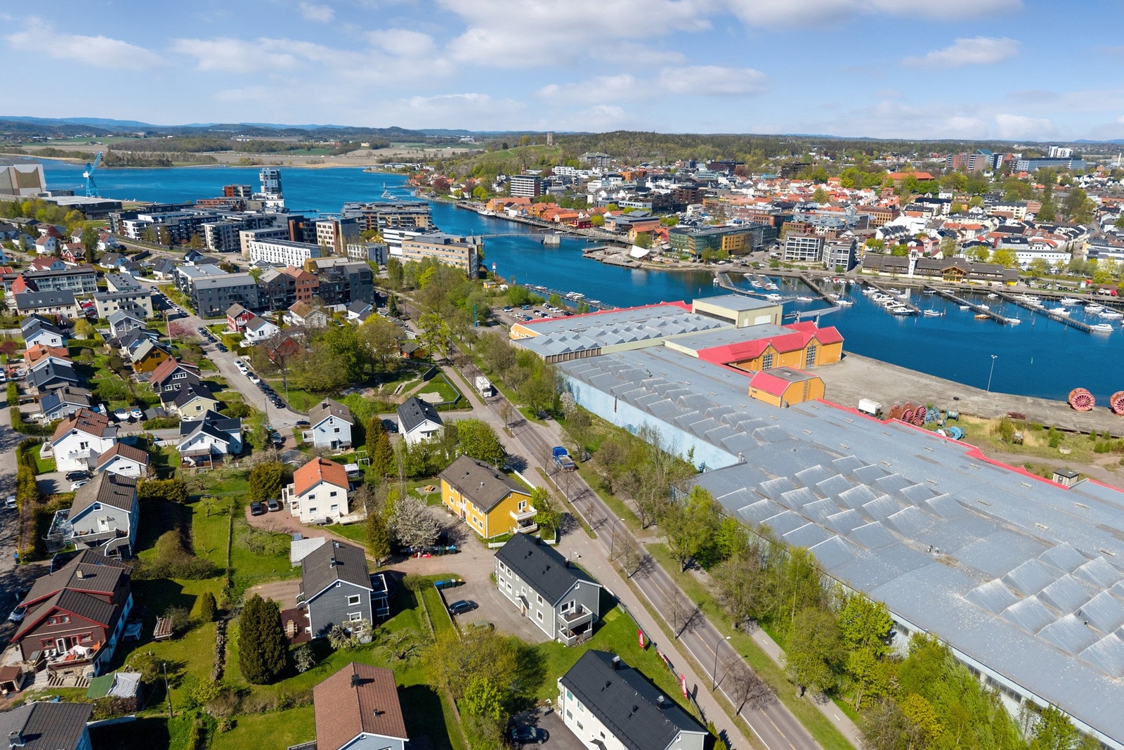 Bussen stopper rett utenfor døren, så beliggenheten passer også utmerket for pendlere Galleribilde