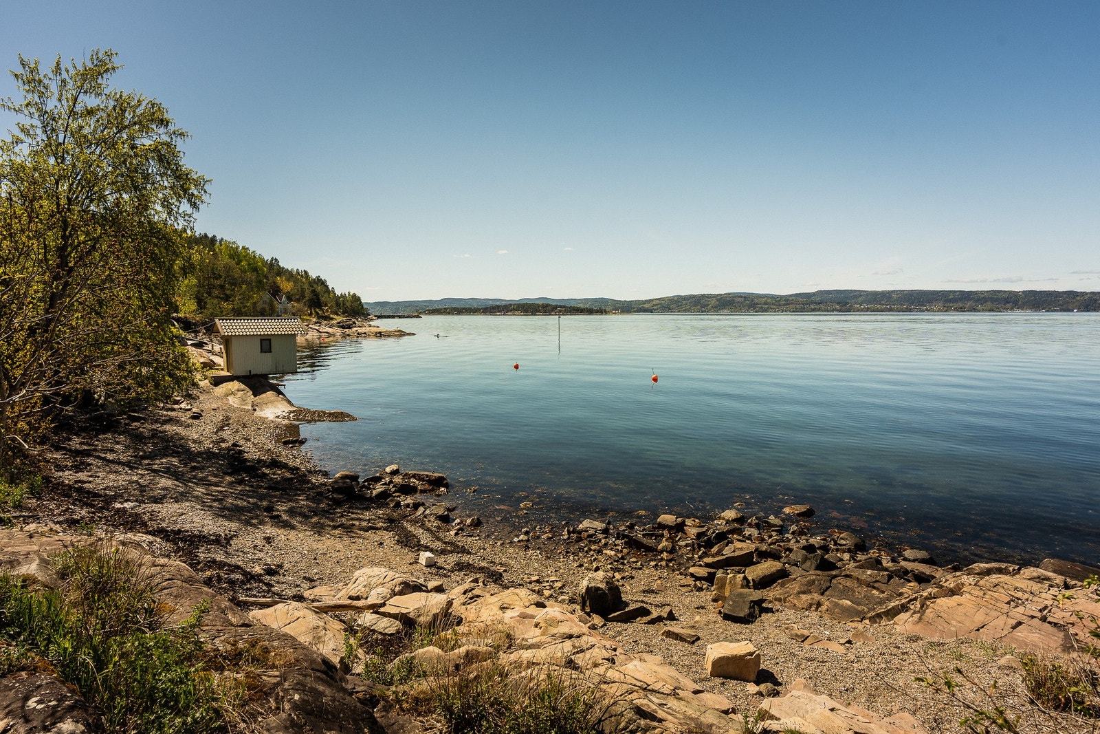 En av flere nærliggende badeplasser, perfekt for morgenbad og varme sommerdager. Galleribilde