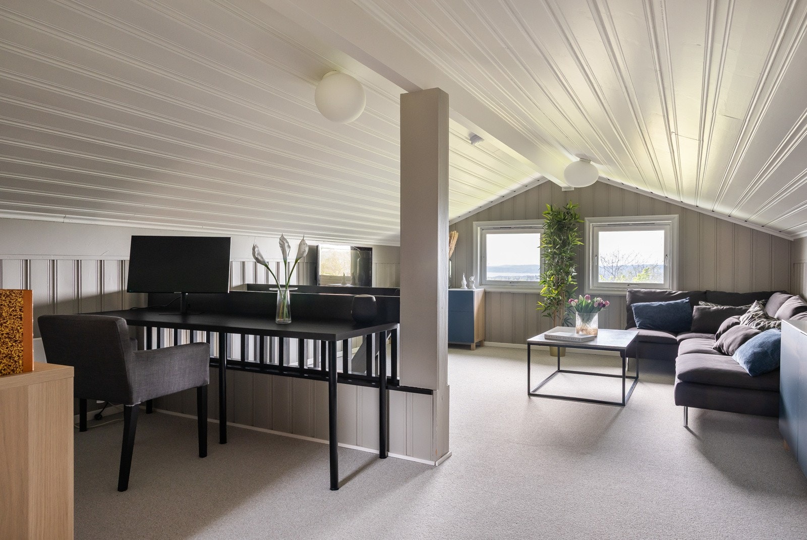 Loftsetasje med gulvareal på 69 kvm - perfekt som TV-stue, for barna, eller hjemmekontor mm Galleribilde