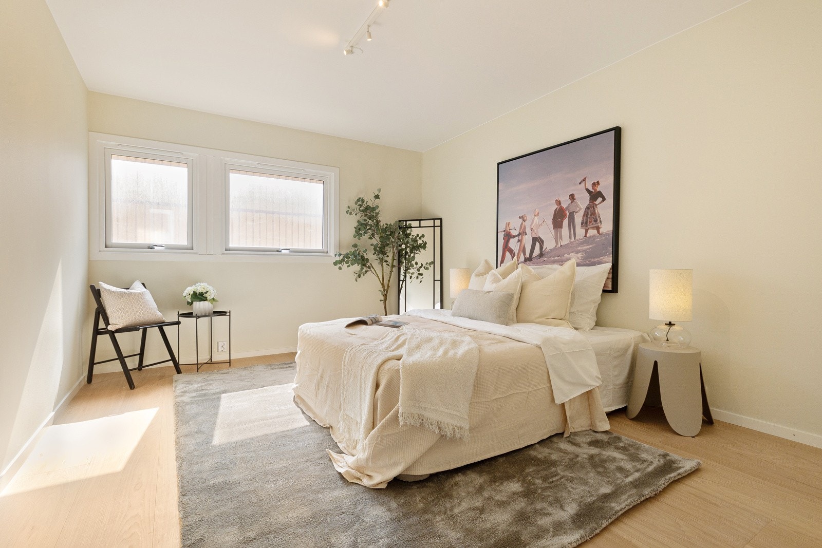 Leiligheten har to gode soverom vendt mot bakgård. Galleribilde