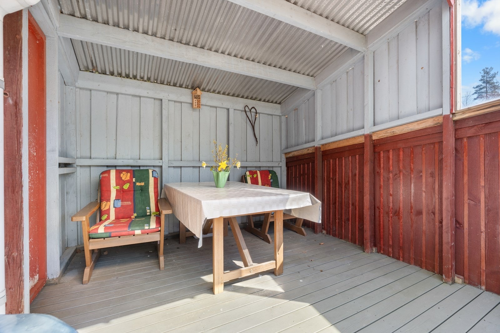 Overbygd terrasse ved anneks Galleribilde