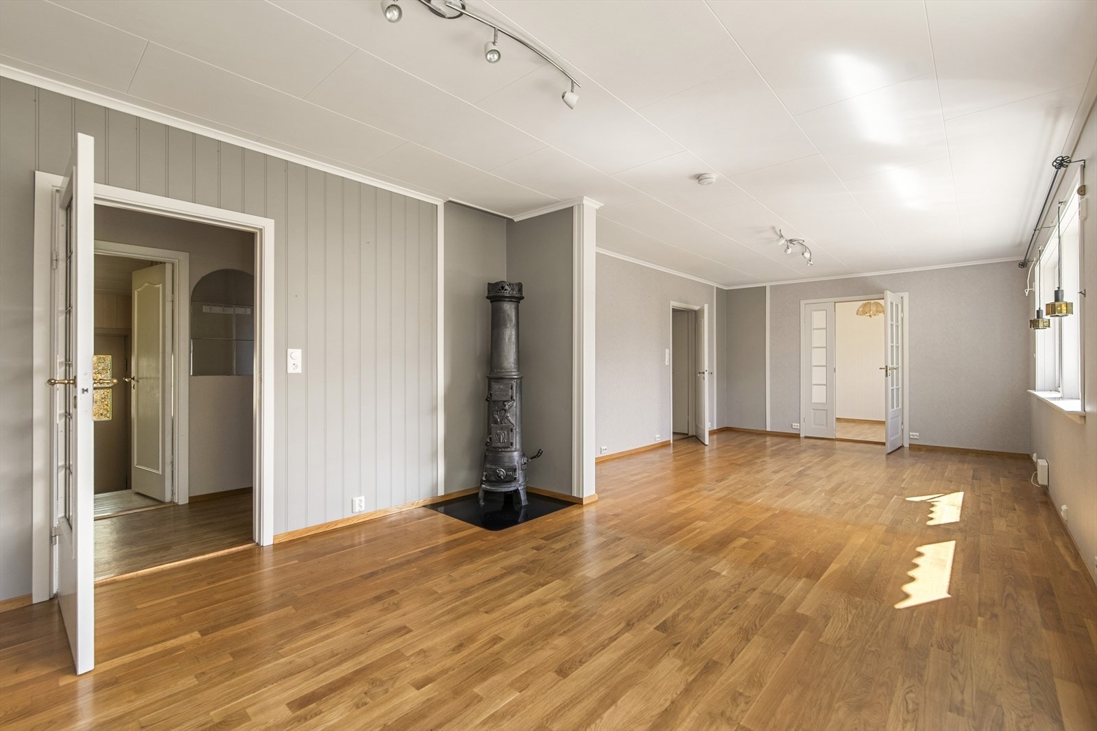 Boligen byr på svært god plass. Galleribilde