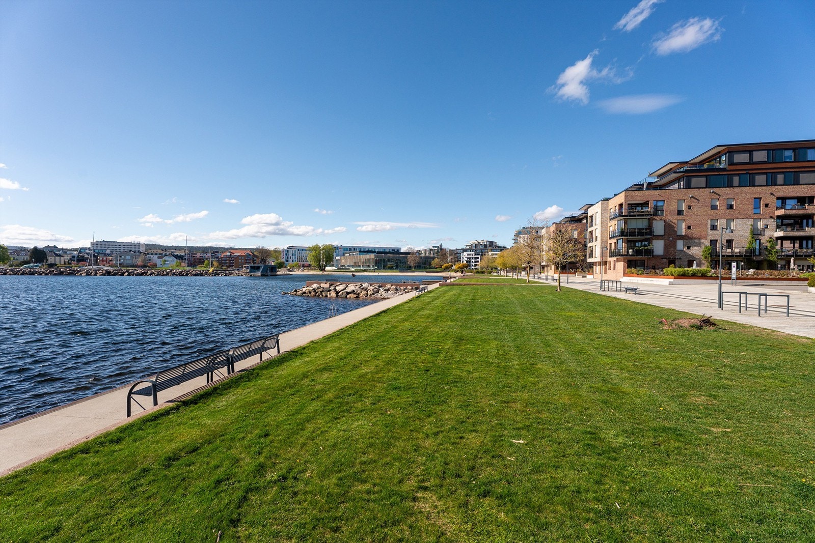 Fra Tangen er du kort vei til blant annet Strandpromenaden og Markens gate. Galleribilde