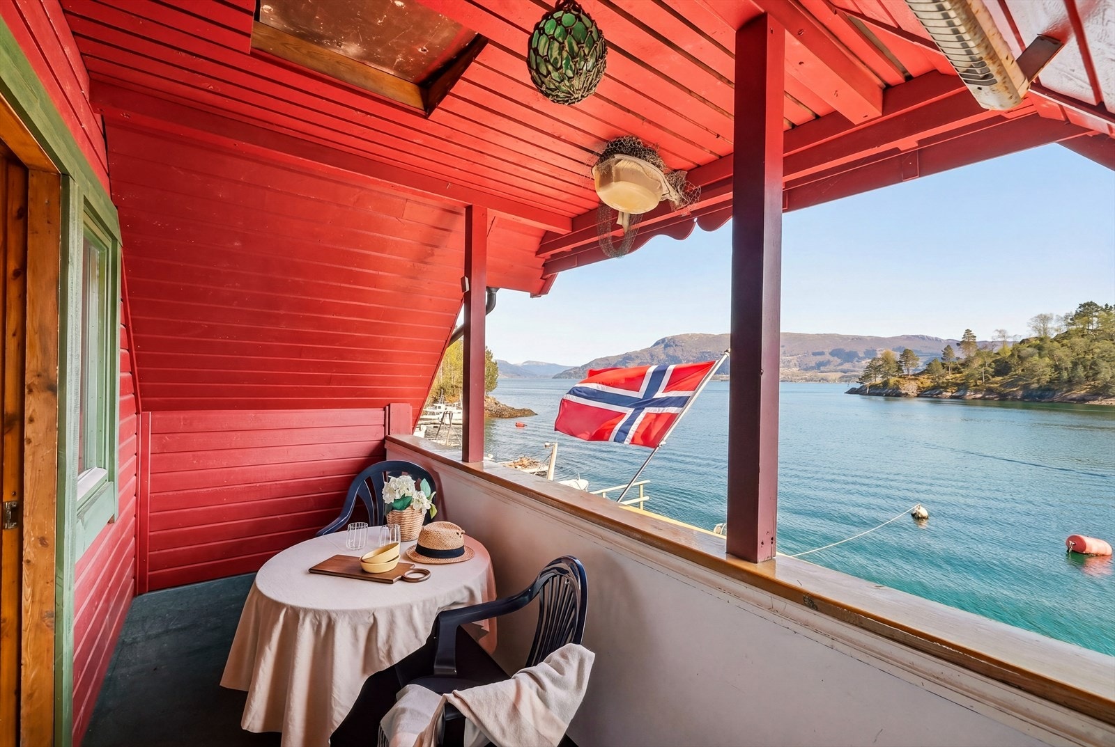 - Balkongen måler 7,4 m² - Galleribilde
