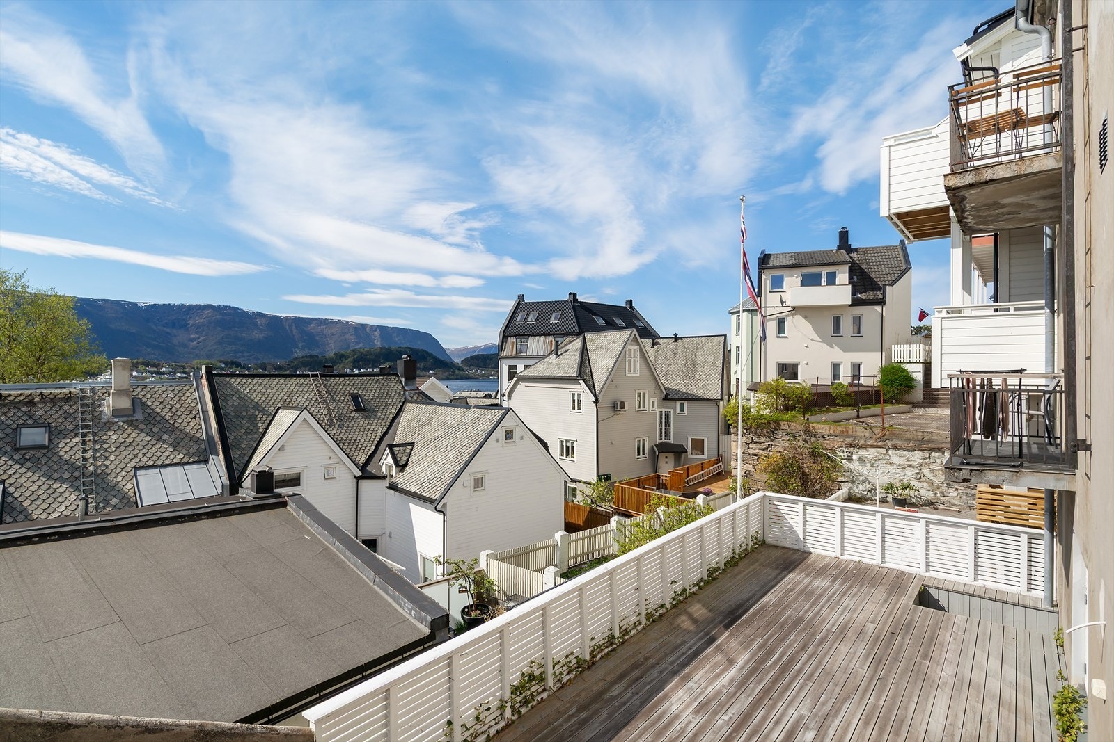 Her får du havgløtt og nydelig utsikt over Sulafjellet. Galleribilde