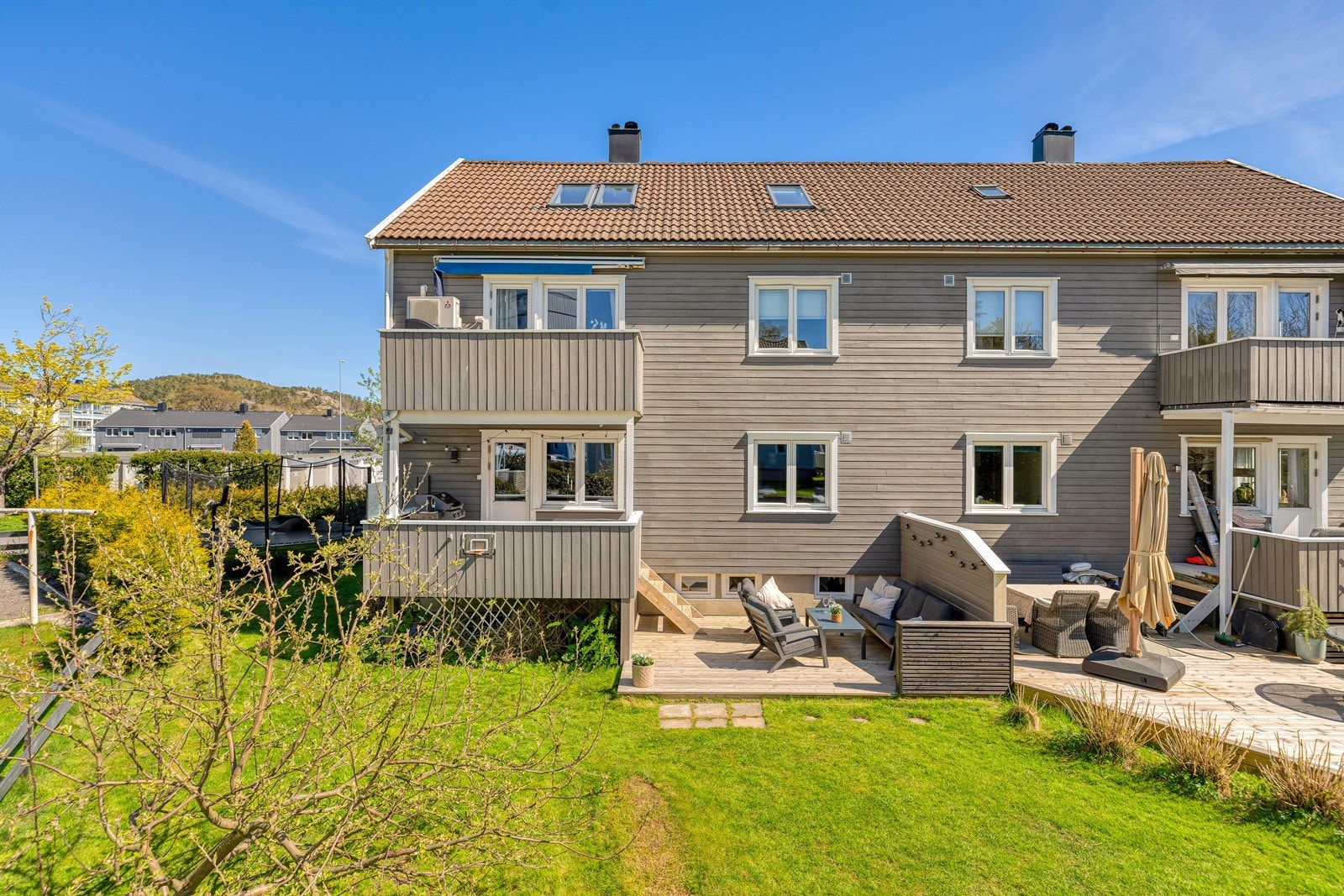Leiligheten ligger i et svært velfungerende borettslaget som er svært populært for alle aldersgrupper Galleribilde