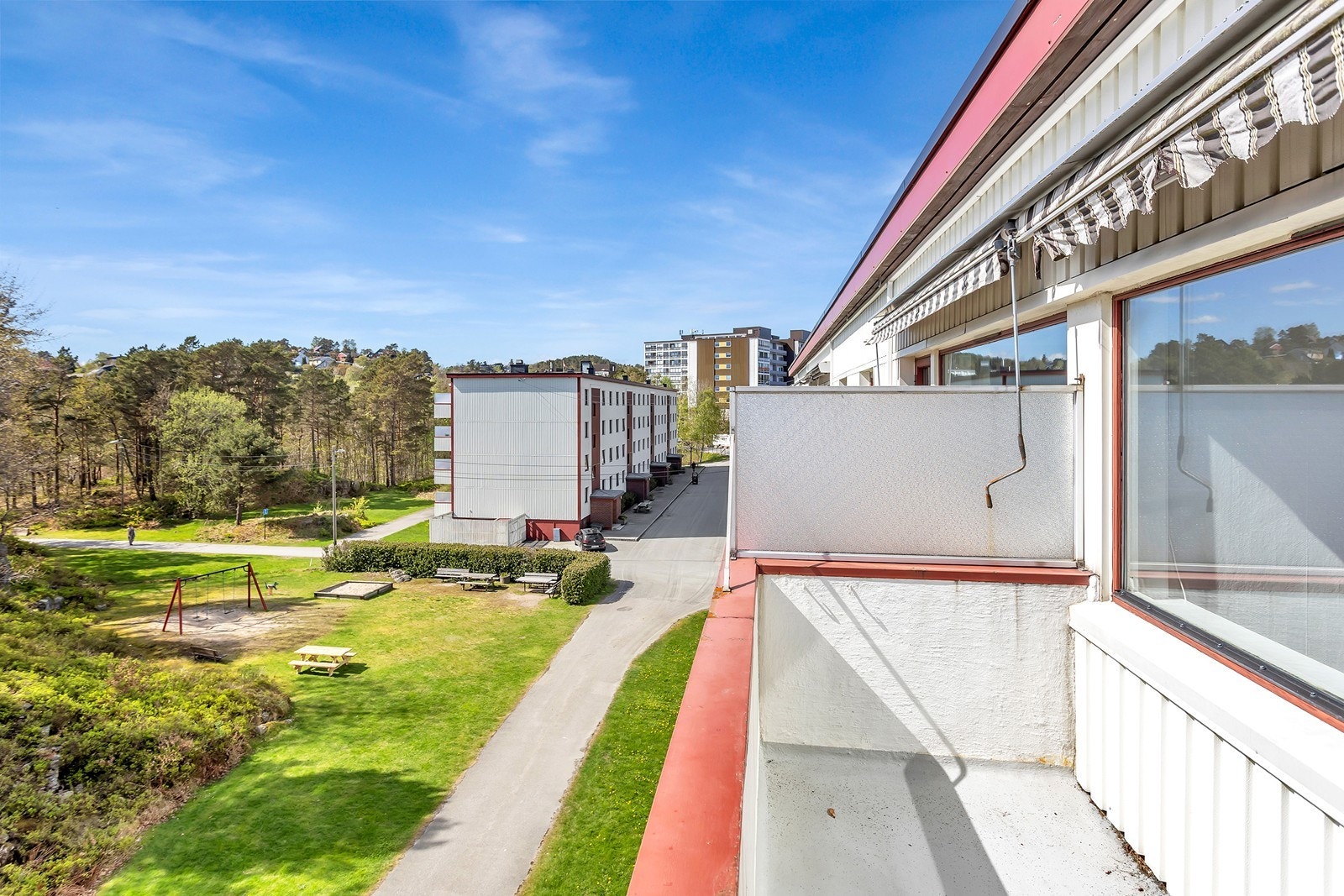 Fra balkong er det trivelig utsyn og gode solforhold Galleribilde
