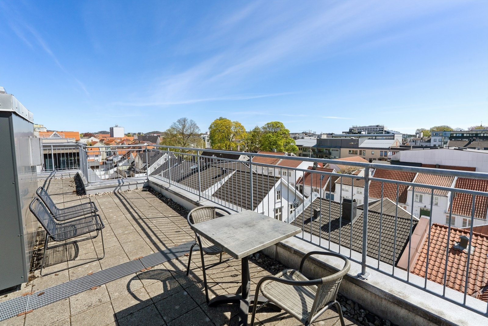 Borettslaget har felles takterrasse for beboere. Galleribilde